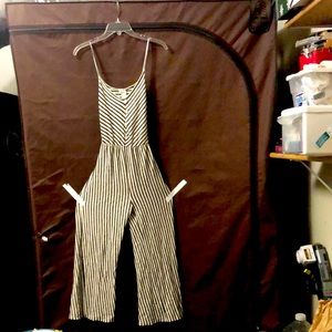 B&W STRIPED JUMPER MEDIUM